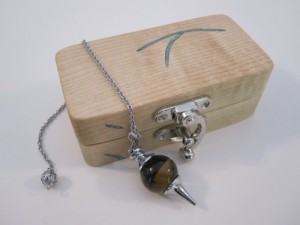 Dowsing Pendulum with a box